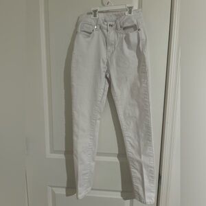 White skinny jeans